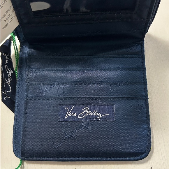 Vera Bradley Women's Small bifold Wallet Cambridge Retired Blue Green, new. - Picture 4 of 7
